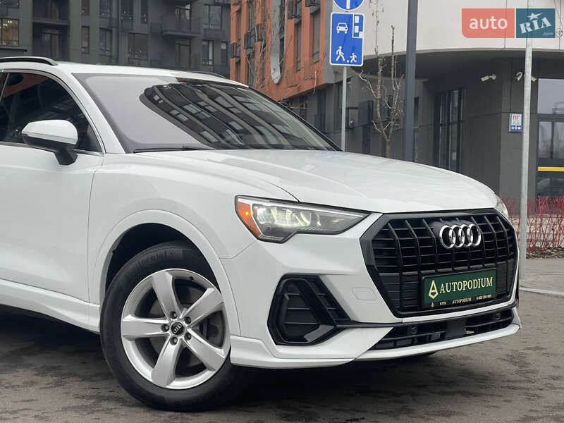 Позашляховик / Кросовер Audi Q3 2019 в Києві
