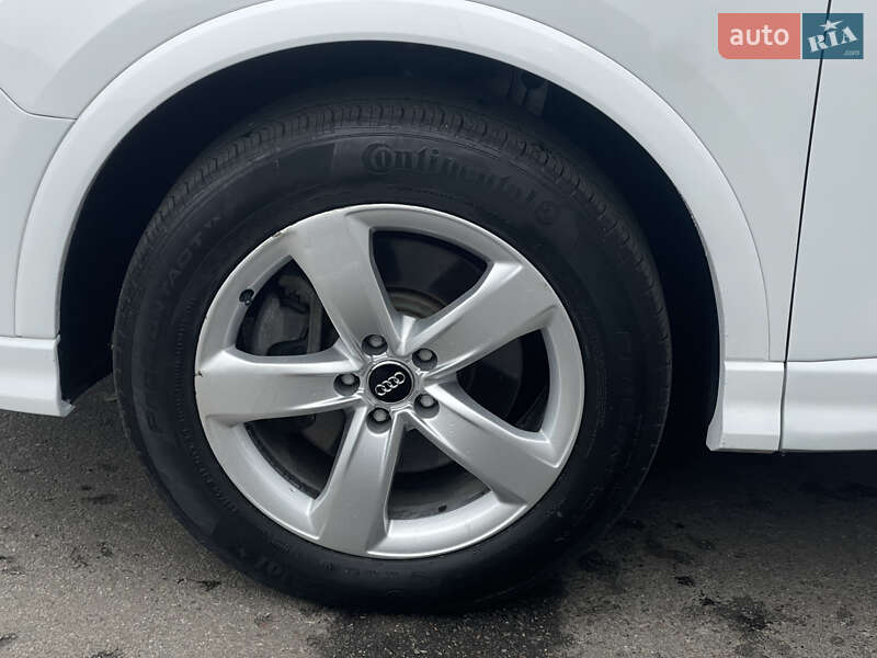 Позашляховик / Кросовер Audi Q3 2019 в Києві