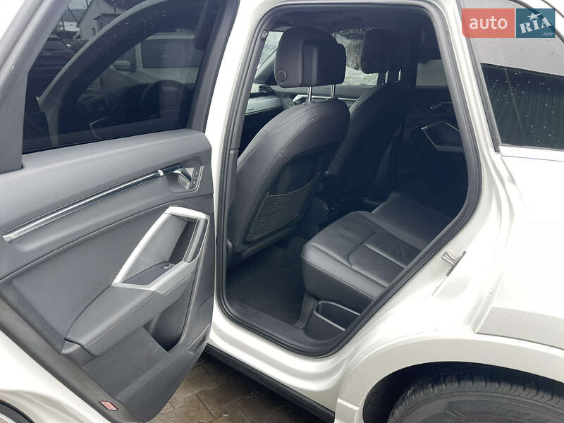 Позашляховик / Кросовер Audi Q3 2019 в Луцьку