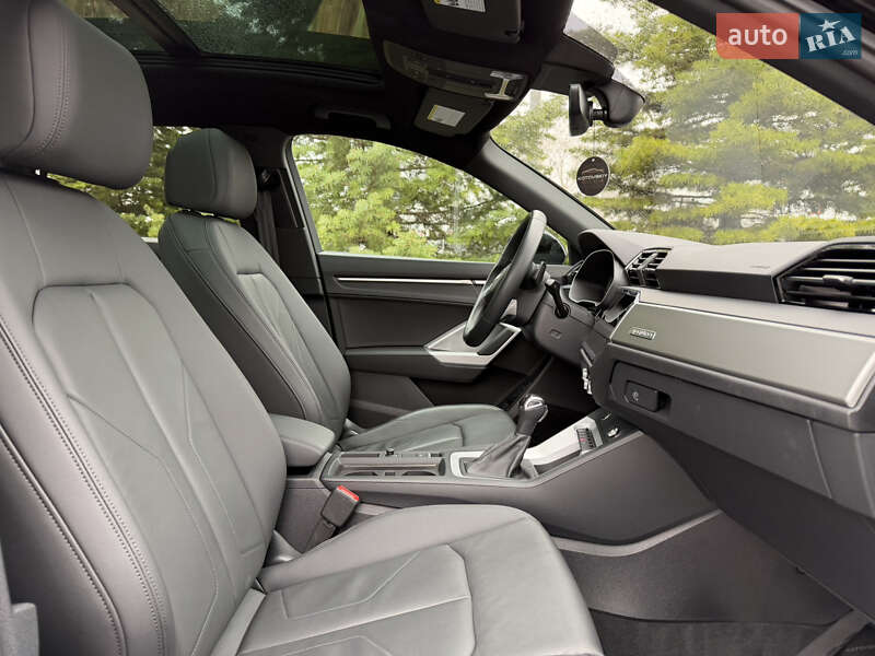 Позашляховик / Кросовер Audi Q3 2023 в Одесі
