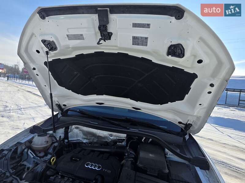 Позашляховик / Кросовер Audi Q3 2016 в Ірпені