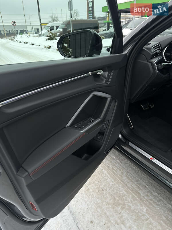 Позашляховик / Кросовер Audi Q3 2024 в Тернополі
