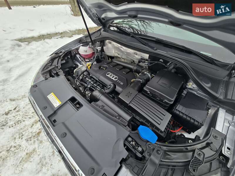 Позашляховик / Кросовер Audi Q3 2014 в Києві