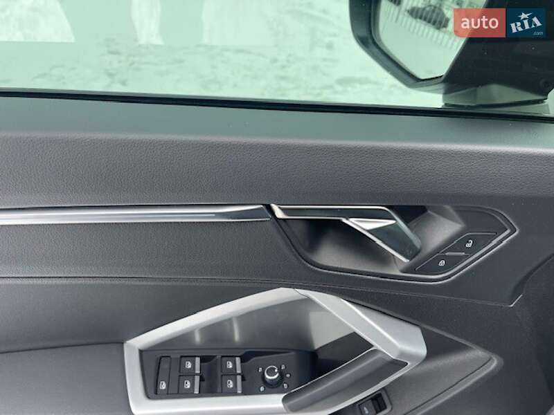 Внедорожник / Кроссовер Audi Q3 2025 в Киеве фото 25 Внедорожник / Кроссовер Audi Q3 2025 в Киеве