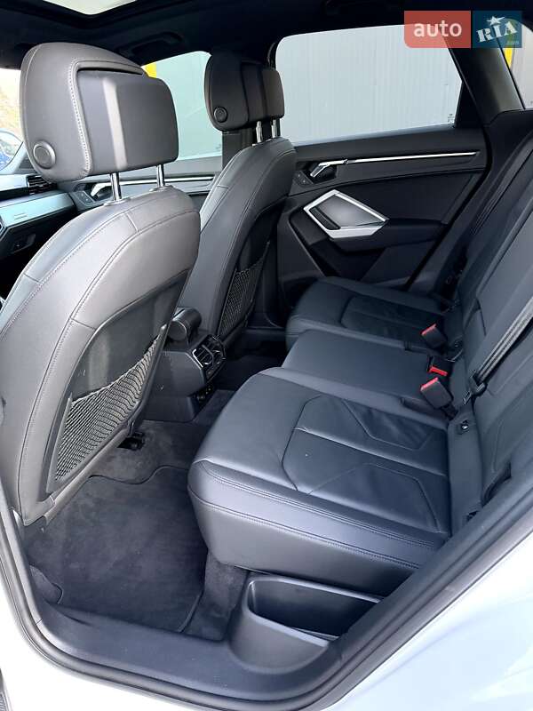 Внедорожник / Кроссовер Audi Q3 2020 в Львове