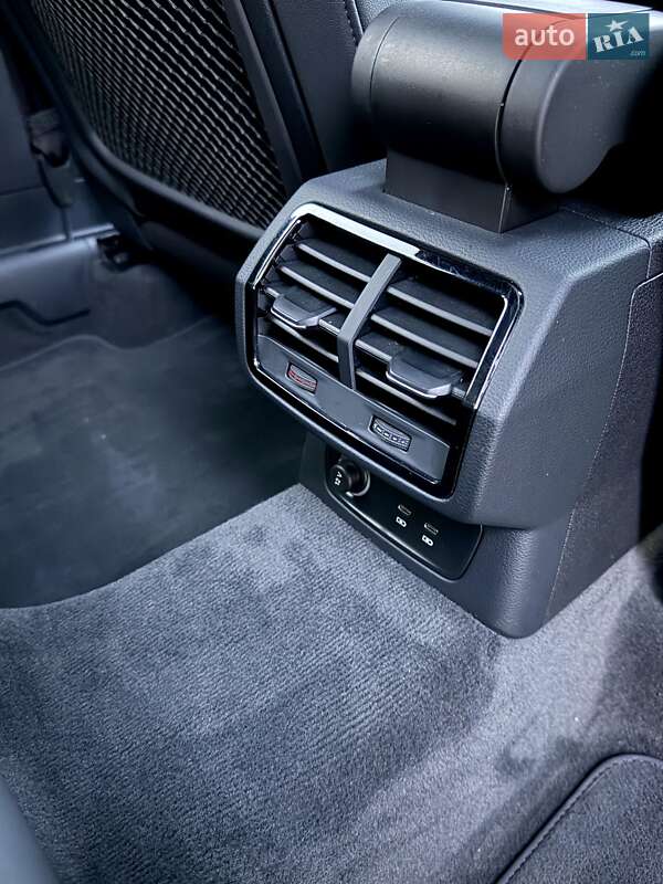 Внедорожник / Кроссовер Audi Q3 2020 в Львове