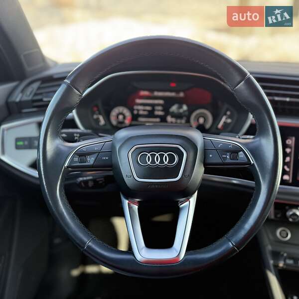 Внедорожник / Кроссовер Audi Q3 2021 в Киеве