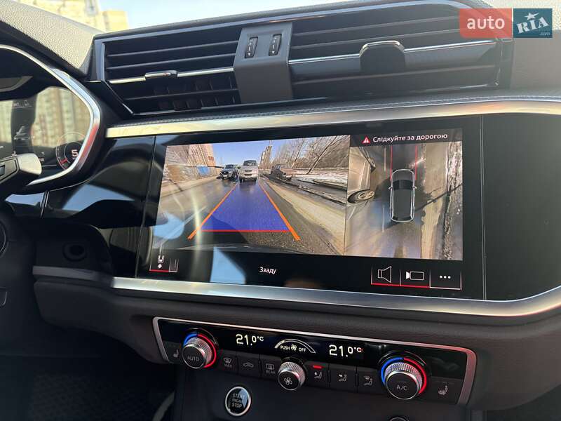 Внедорожник / Кроссовер Audi Q3 2021 в Киеве
