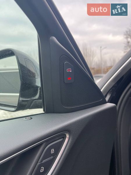 Позашляховик / Кросовер Audi Q3 2016 в Львові