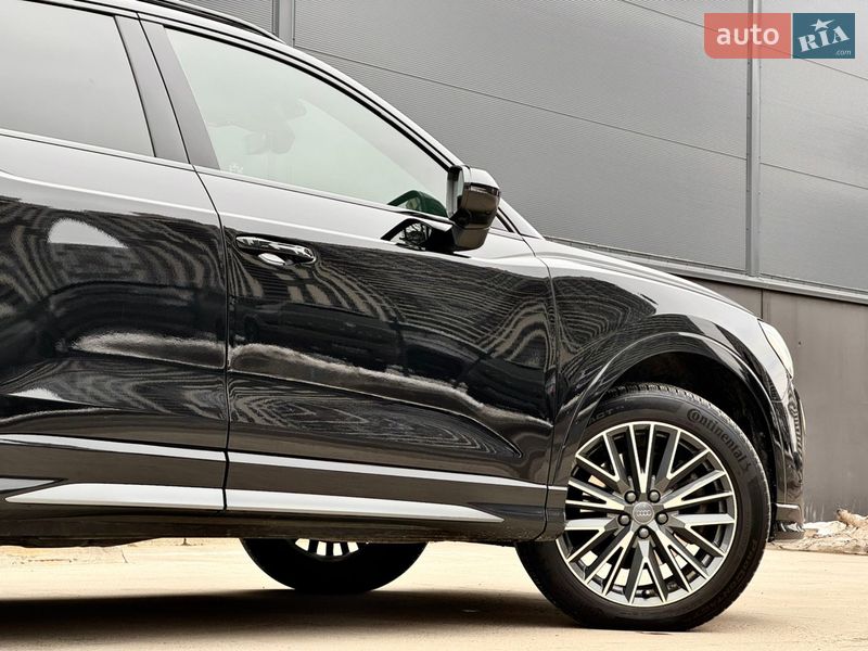 Позашляховик / Кросовер Audi Q3 2020 в Києві