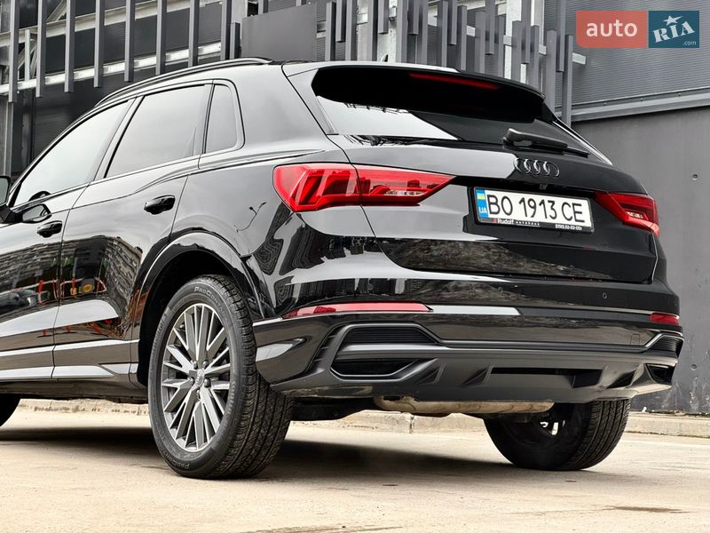Позашляховик / Кросовер Audi Q3 2020 в Києві