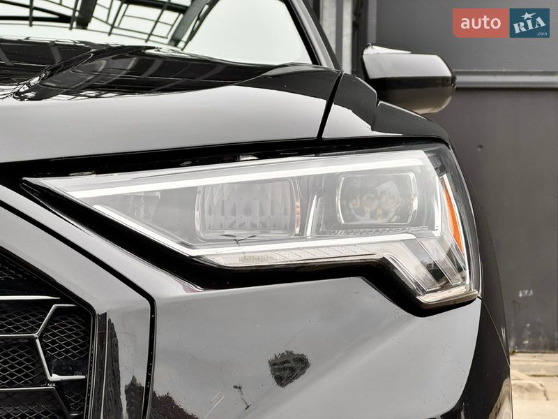 Позашляховик / Кросовер Audi Q3 2020 в Києві