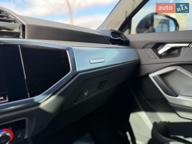 Позашляховик / Кросовер Audi Q3 2020 в Києві