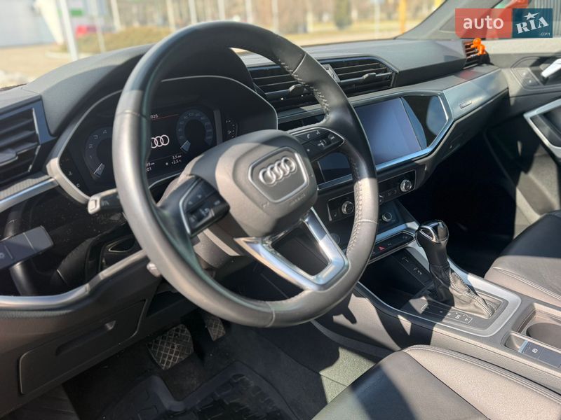 Внедорожник / Кроссовер Audi Q3 2020 в Кропивницком