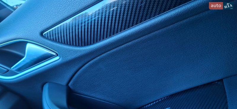 Позашляховик / Кросовер Audi Q3 2015 в Луцьку