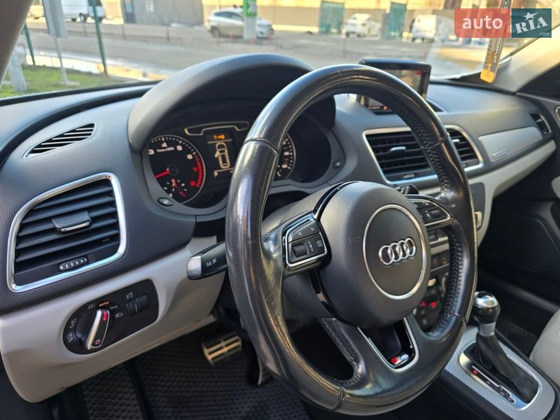 Позашляховик / Кросовер Audi Q3 2015 в Києві