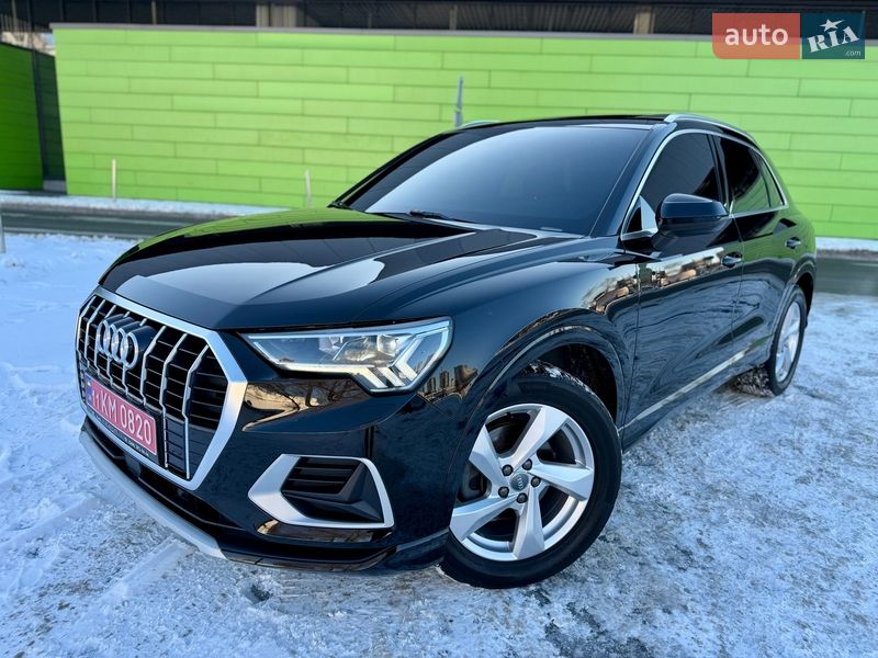 Внедорожник / Кроссовер Audi Q3 2020 в Киеве