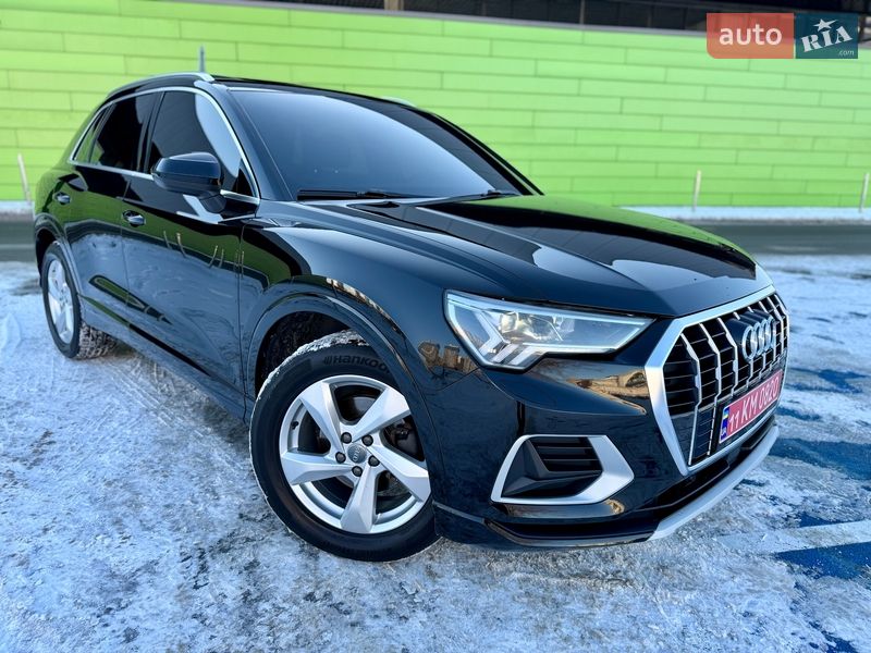 Внедорожник / Кроссовер Audi Q3 2020 в Киеве