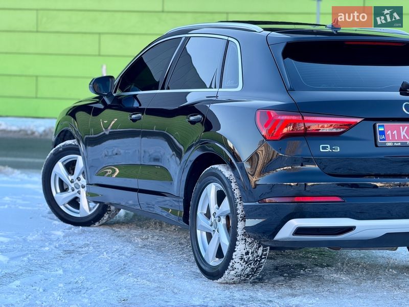Внедорожник / Кроссовер Audi Q3 2020 в Киеве