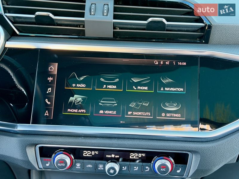 Внедорожник / Кроссовер Audi Q3 2020 в Киеве