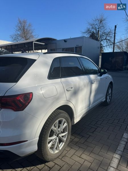 Позашляховик / Кросовер Audi Q3 2024 в Львові