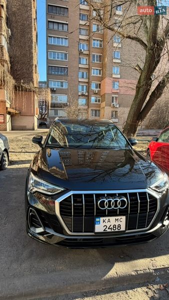 Внедорожник / Кроссовер Audi Q3 2021 в Киеве
