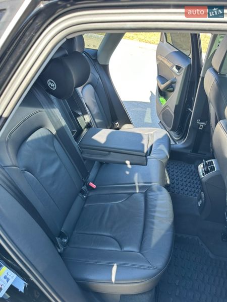 Позашляховик / Кросовер Audi Q3 2015 в Києві