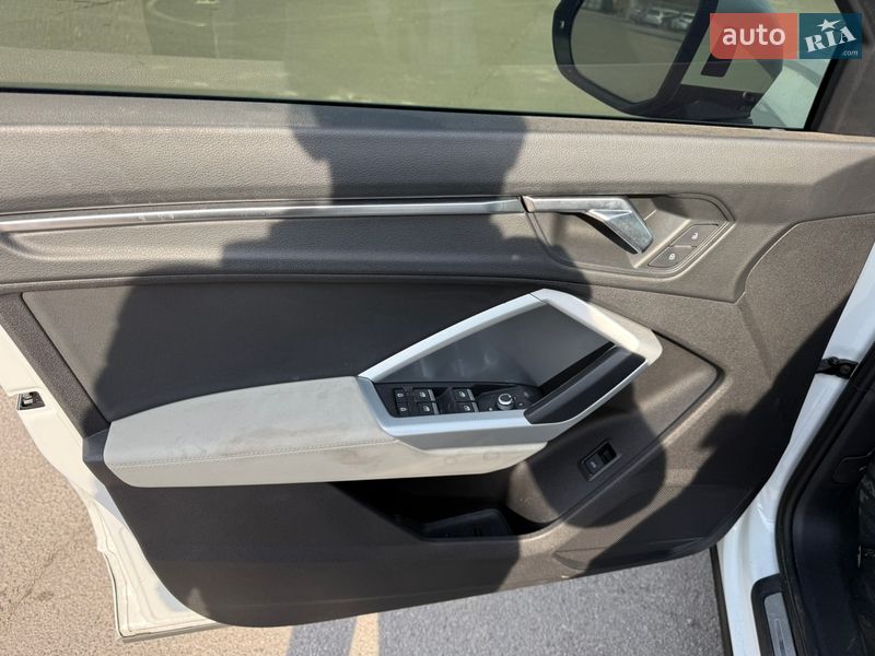 Позашляховик / Кросовер Audi Q3 2020 в Львові фото 10 Позашляховик / Кросовер Audi Q3 2020 в Львові