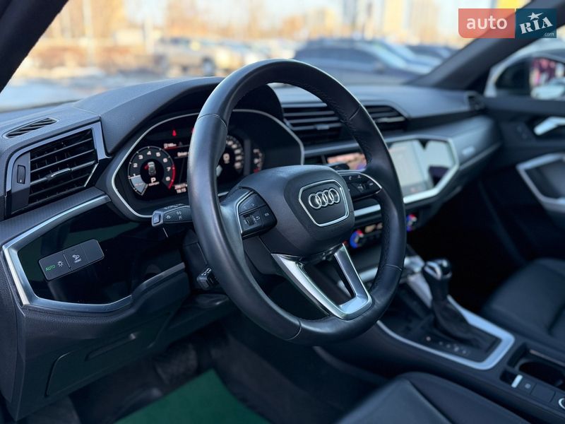 Позашляховик / Кросовер Audi Q3 2024 в Києві