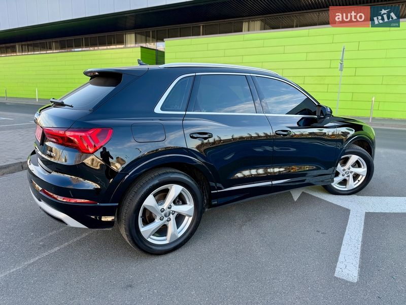 Внедорожник / Кроссовер Audi Q3 2020 в Киеве