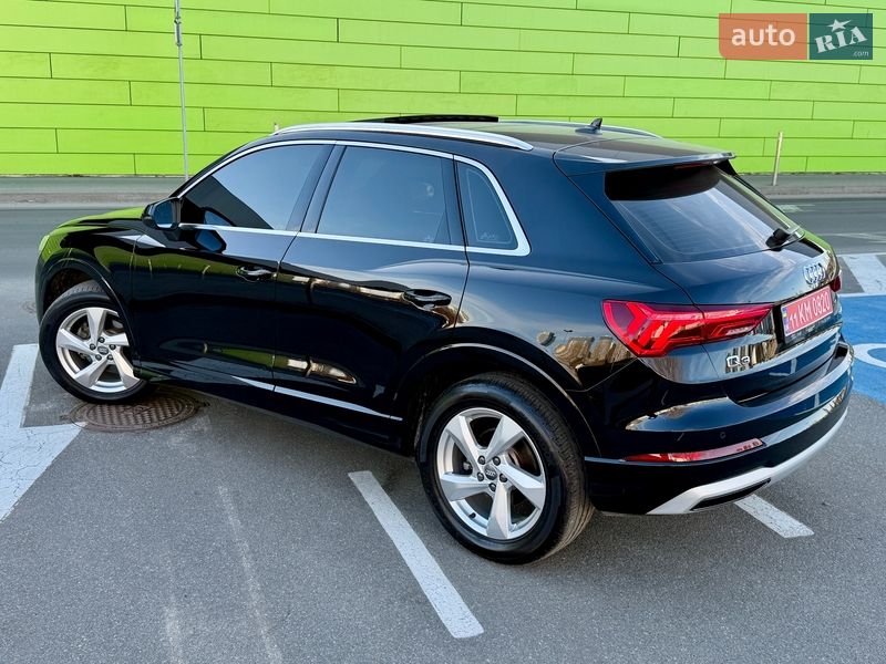 Внедорожник / Кроссовер Audi Q3 2020 в Киеве