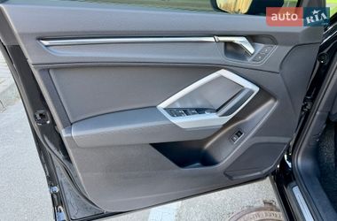 Внедорожник / Кроссовер Audi Q3 2020 в Киеве