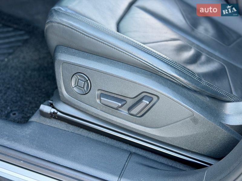 Внедорожник / Кроссовер Audi Q3 2020 в Киеве