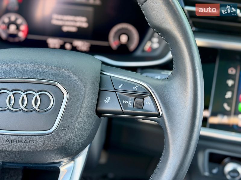 Внедорожник / Кроссовер Audi Q3 2020 в Киеве