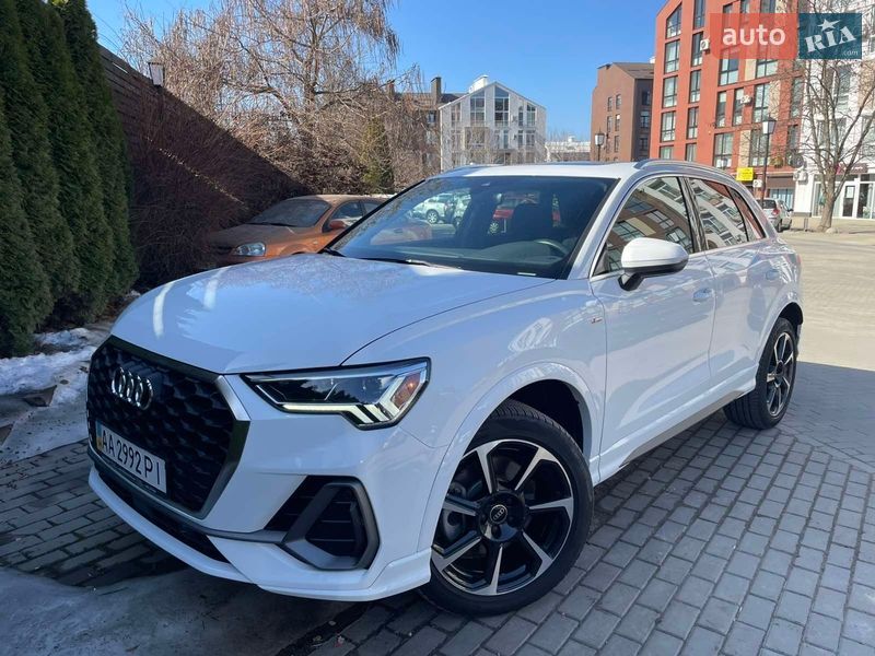 Позашляховик / Кросовер Audi Q3 2024 в Києві