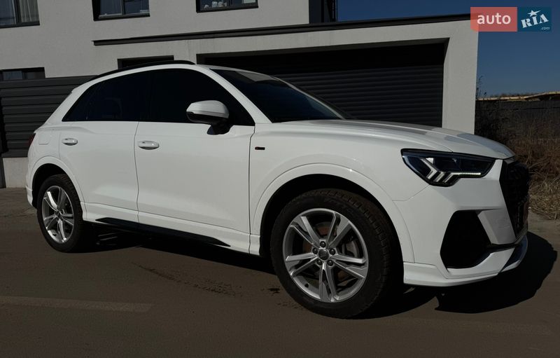 Позашляховик / Кросовер Audi Q3 2020 в Києві