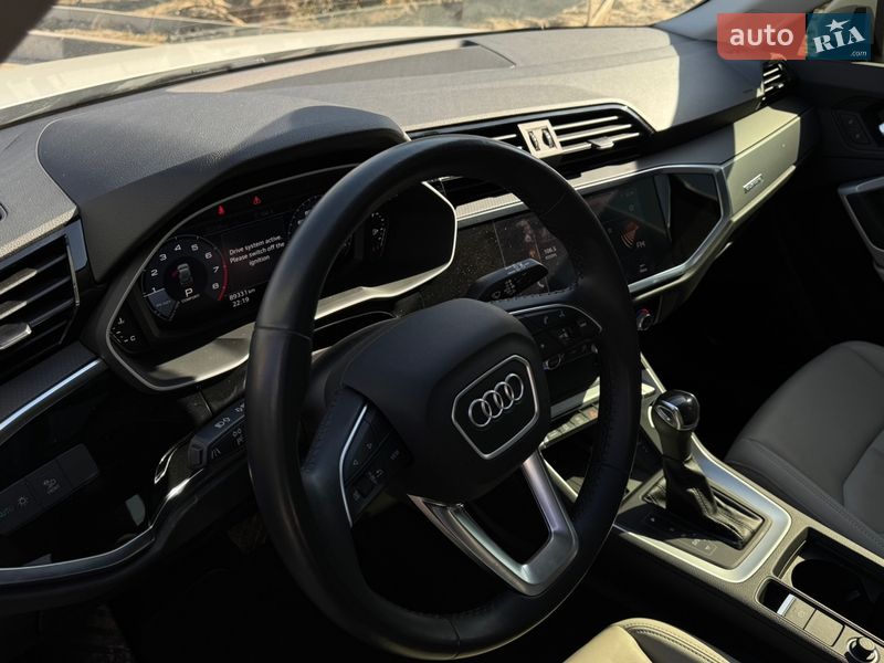Позашляховик / Кросовер Audi Q3 2020 в Києві