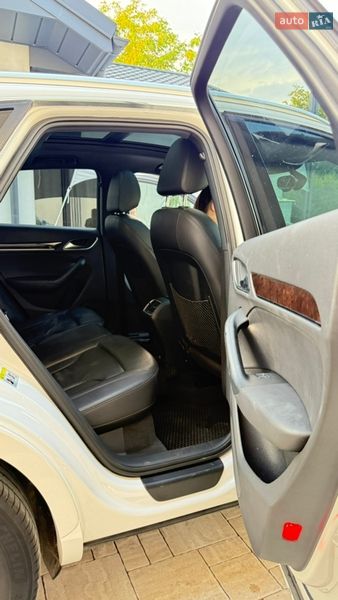 Внедорожник / Кроссовер Audi Q3 2014 в Ужгороде