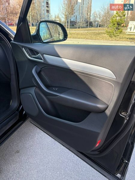 Позашляховик / Кросовер Audi Q3 2015 в Києві