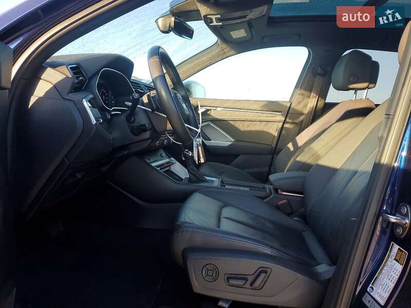 Внедорожник / Кроссовер Audi Q3 2021 в Ужгороде