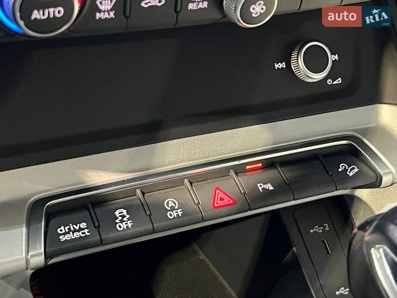 Внедорожник / Кроссовер Audi Q3 2022 в Одессе
