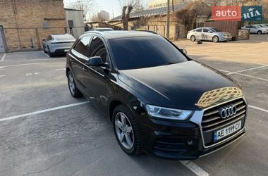Внедорожник / Кроссовер Audi Q3 2015 в Киеве