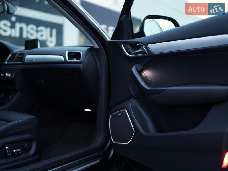 Внедорожник / Кроссовер Audi Q3 2015 в Киеве