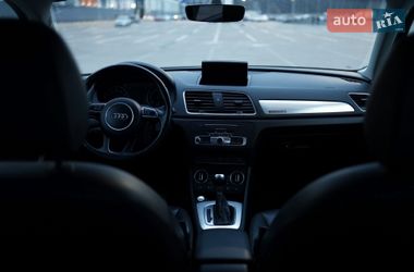 Внедорожник / Кроссовер Audi Q3 2015 в Киеве