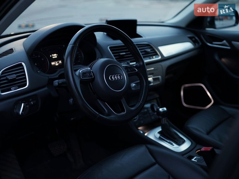 Внедорожник / Кроссовер Audi Q3 2015 в Киеве