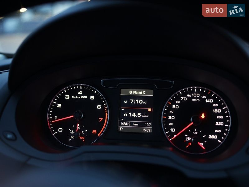 Внедорожник / Кроссовер Audi Q3 2015 в Киеве