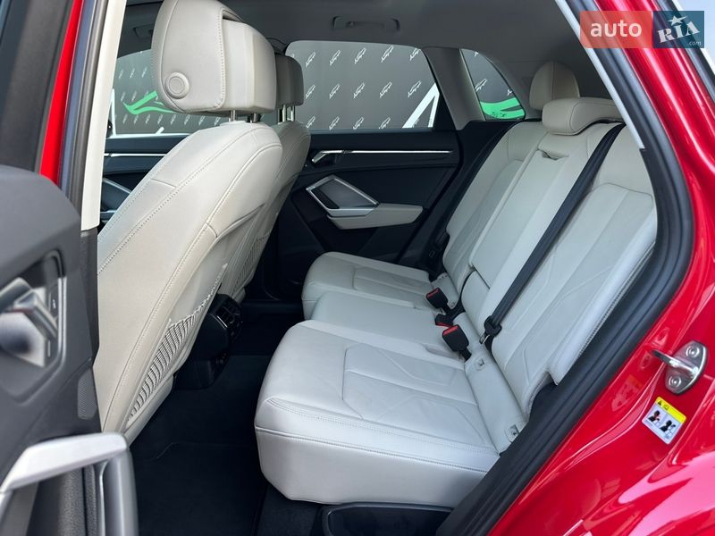 Внедорожник / Кроссовер Audi Q3 2024 в Киеве