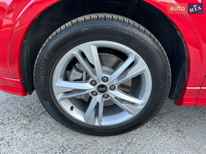 Внедорожник / Кроссовер Audi Q3 2024 в Киеве