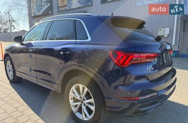 Внедорожник / Кроссовер Audi Q3 2020 в Киеве