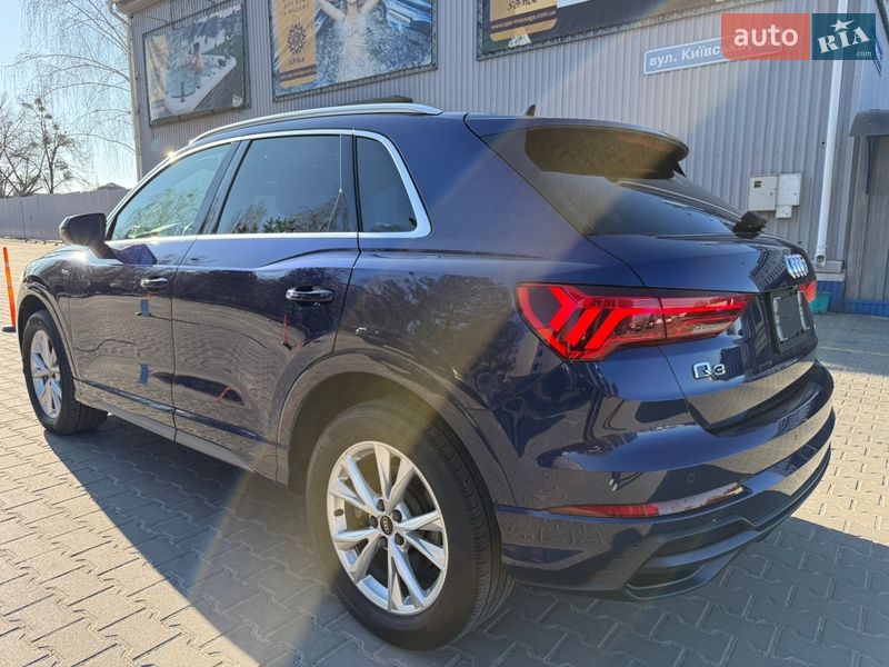 Позашляховик / Кросовер Audi Q3 2020 в Києві